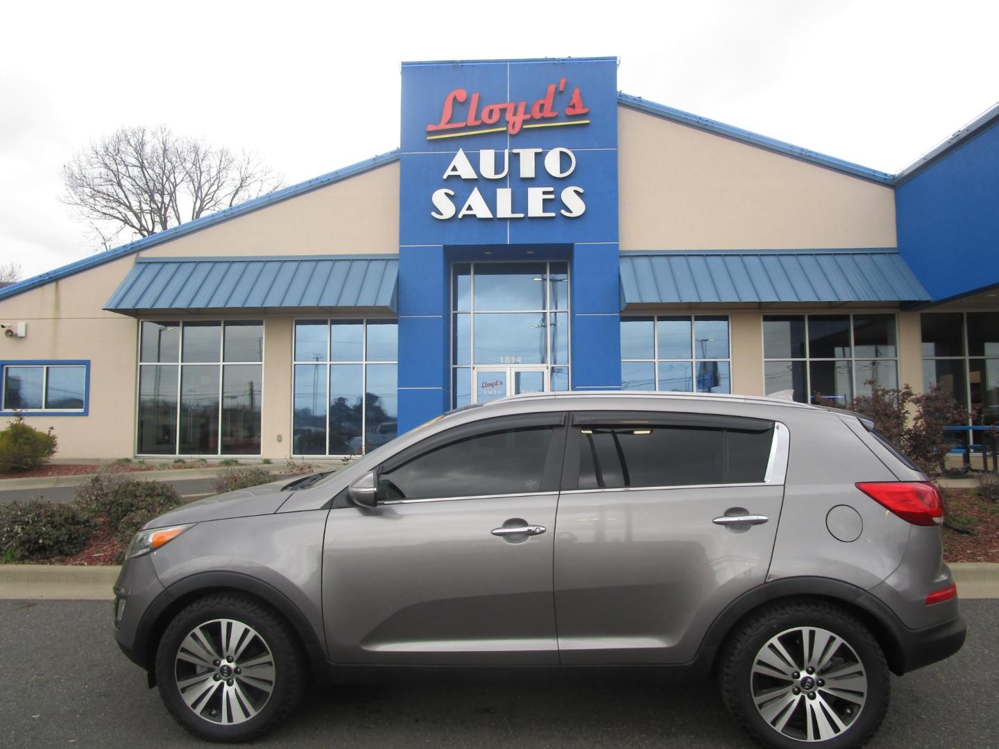 2014 SILVER /GRAY Kia Sportage EX FWD (KNDPC3AC9E7) with an 2.4L V6 DOHC 24V engine, 6-Speed Automatic transmission, located at 1814 Albert Pike Road, Hot Springs, AR, 71913, (501) 623-1717, 34.494228, -93.094070 - Photo#0